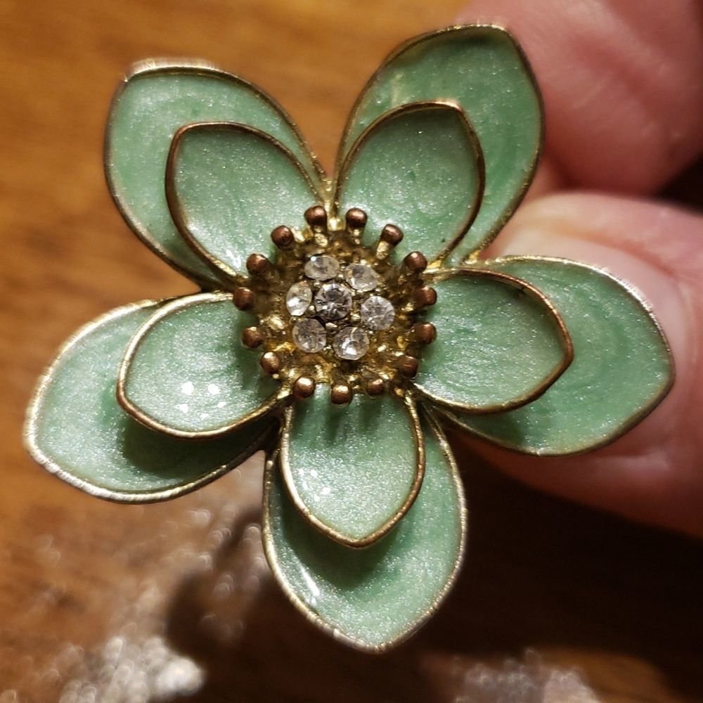 VNTG Spring Green Cloisonne Floral Cocktail Ring - Picture 2 of 6